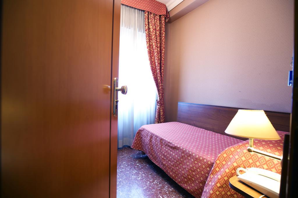 Hotel Derby Rom Rum bild