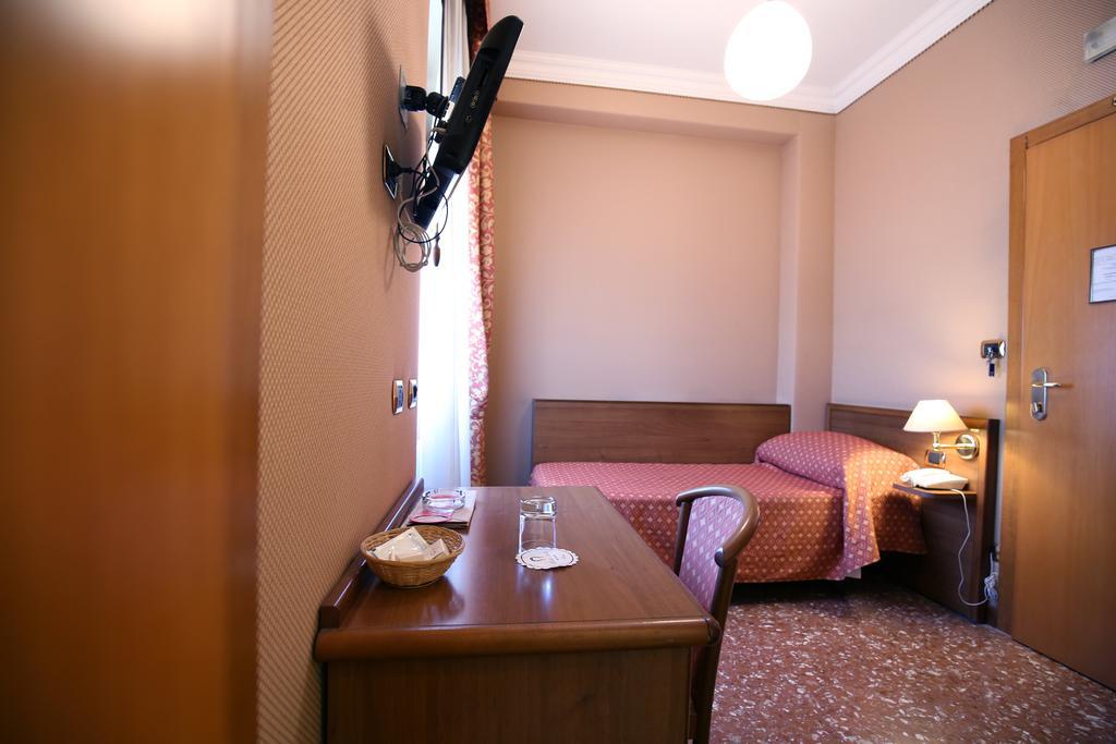Hotel Derby Rom Rum bild